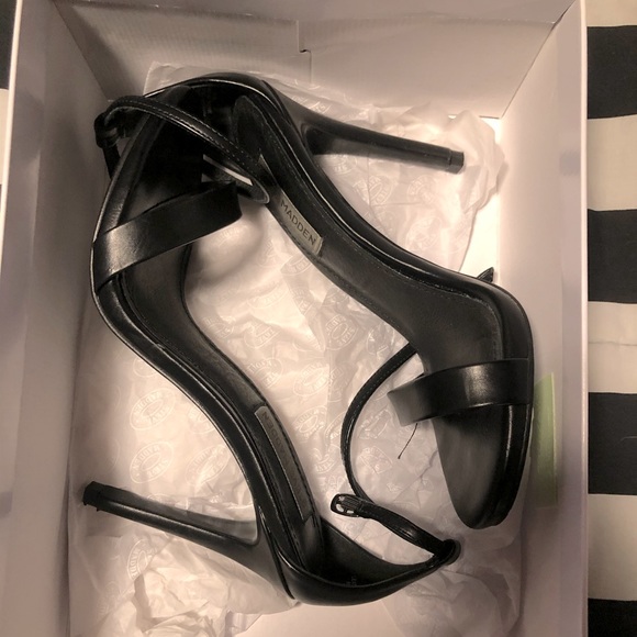 Stecy Black Steve Madden Heels - Picture 2 of 8